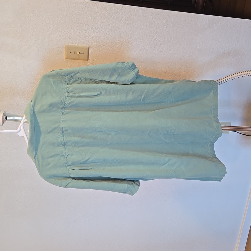 Men's 100% silk Tommy Bahama shirt - Picture 2 of 4
